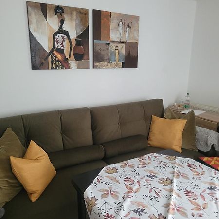 I24Rooms - Gaestezimmer Mit Eigenem Garten Legau Eksteriør bilde