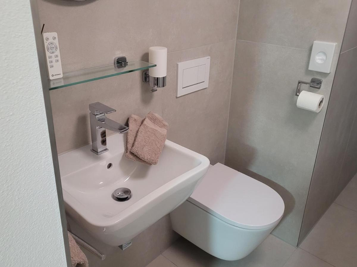 I24Rooms - Gaestezimmer Mit Eigenem Garten Legau Eksteriør bilde